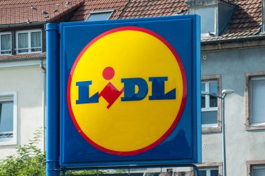  Açık alanda Lidl tabela, Lidl indirimli süpermarketler ünlü Alman zinciri
