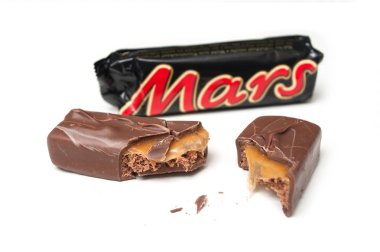 Beyaz arka planda Mars Çikolata bar Closeup