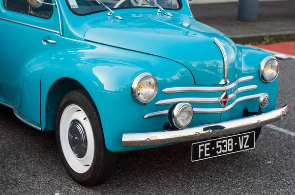 Front view of blue Renault 4CV parked in the street of — Stock Photo, Image