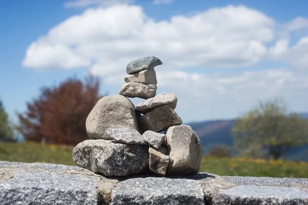 Closeup Stone Balance Stoned Wall Mountain Landscape Background — Stock Photo, Image