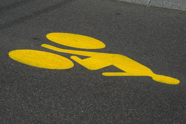 Einzelhandel Mit Gelben Radfahrstreifen Schildern Der Straße — Stockfoto