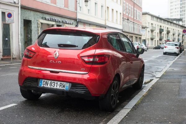 Mulhouse França Junho 2020 Vista Traseira Renault Clio Dci Vermelho — Fotografia de Stock