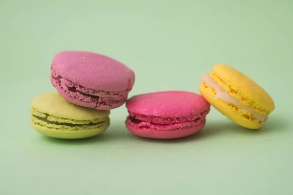 Closeup French Traditional Macarons Green Background — Stock Photo, Image