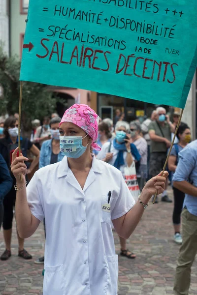 Mulhouse França Junho 2020 Enfermeira Protestando Com Máscaras Médicas Rua — Fotografia de Stock