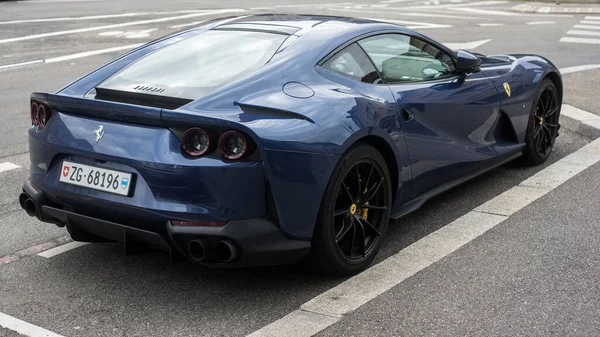 Mulhouse Fransa Haziran 2020 Bulanık Ferrari 812 Nin Arka Görüntüsü — Stok fotoğraf