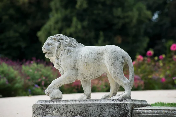 Statua Leone Lapidato Nel Parco Francese Wallach Mulhouse — Foto Stock