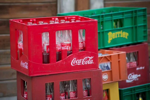 Mulhouse Frankrijk Augustus 2020 Sluitingen Van Coca Cola Dozen Met — Stockfoto