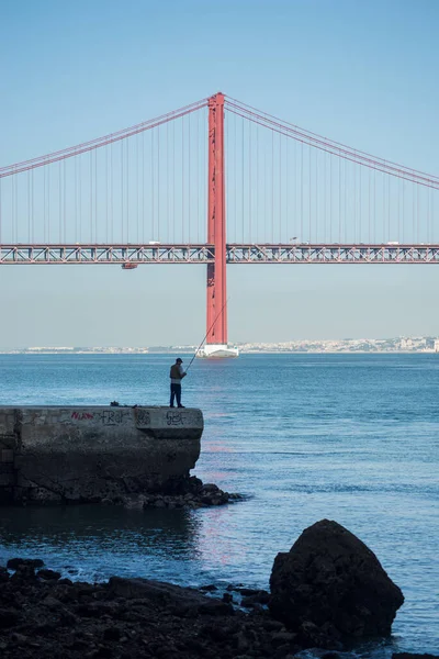 Lizbona Portugalia Września 2020 Panorama Słynnego Mostu Wiszącego Kwietnia Rzece — Zdjęcie stockowe
