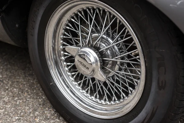 Mulhouse France ลาคม 2020 Closeup Jaguar Type Wheel ทรรศการแสดงรถยนต — ภาพถ่ายสต็อก