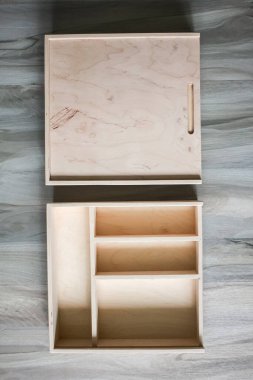 Mücevher, hediye, hatıra, para, fotoğrafçılar için fotoğraf depolamak üzere içi boş ahşap kutu.. 