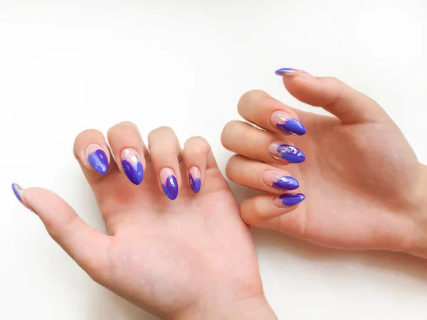 Beautiful manicure design on the nails. Painted techniques. — Stock Photo, Image