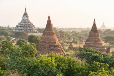 Myanmar, Burma Asya 'da Şafak Pagodas stupaları ve Bagan tapınakları