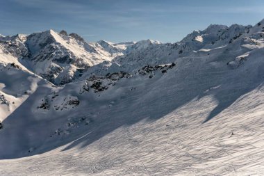 Veysonnaz Alp dağlarında Les 4 Vallees İsviçre 'de tatil yapıyor.