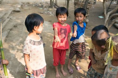 MRAUK U, RAKHINE State / MYANMAR - 7 Aralık 2015: Mrauk U, Rakhine state Myanmar Asia
