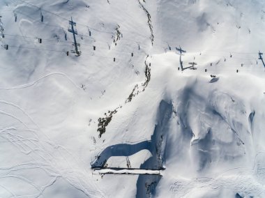 Avusturya, Obertraun 'daki Dachstein Krippenstein Dağları insansız hava aracı görüntüsü
