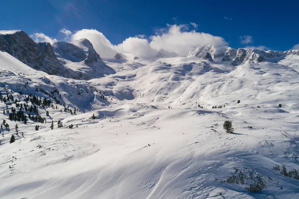 奥地利Obertraun的Dachstein Krippenstein山脉无人驾驶飞机照片 — 图库照片