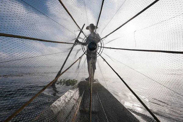 Pêcheur Traditionnel Sur Bateau Sur Lac Inle Jambe Aviron Pêcheurs — Photo