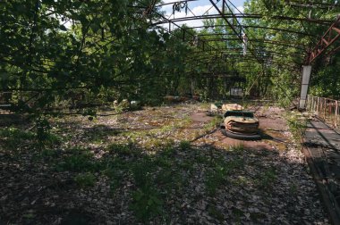 Eğlence fuarı, Prypiat 'ta dönme dolap, Çernobil Yasak Bölge. Ukrayna Sovyetler Birliği 'nde Çernobil Nükleer Santrali Yabancılaşma Bölgesi