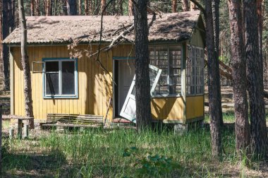 Prypiat, Çernobil 'deki Izumrudnoe Zümrüt tatil beldesi. Ukrayna Sovyetler Birliği 'nde Çernobil Nükleer Santrali Yabancılaşma Bölgesi