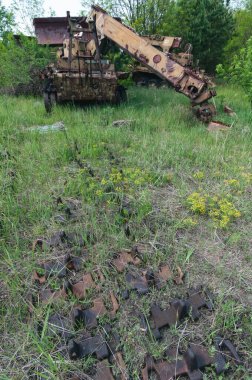 Prypiat, Çernobil Yasak Bölgesi 'nde terk edilmiş radyoaktif tasfiye araçları. Ukrayna Sovyetler Birliği 'nde Çernobil Nükleer Santrali Yabancılaşma Bölgesi