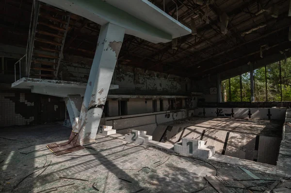 Azurblaues Schwimmbad Pripjat Ausschlusszone Tschernobyl Kernkraftwerk Tschernobyl Entfremdungszone Der Ukraine — Stockfoto