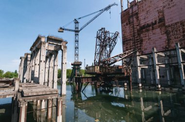 Pripyat, Çernobil Yasaklama Bölgesi 'nde 5 ve 6 numaralı reaktörler. Ukrayna Sovyetler Birliği 'nde Çernobil Nükleer Santrali Yabancılaşma Bölgesi