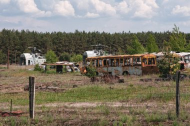 Pripyat 'taki Rosocha araçları, Çernobil Yasaklama Bölgesi. Ukrayna Sovyetler Birliği 'nde Çernobil Nükleer Santrali Yabancılaşma Bölgesi
