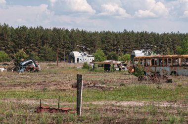 Pripyat 'taki Rosocha araçları, Çernobil Yasaklama Bölgesi. Ukrayna Sovyetler Birliği 'nde Çernobil Nükleer Santrali Yabancılaşma Bölgesi