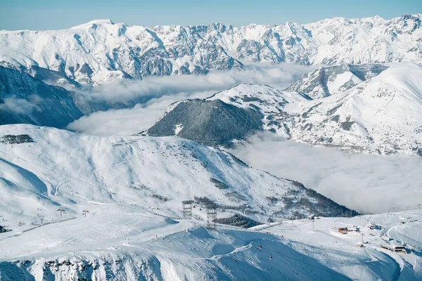 冬季的阿尔卑斯山度假胜地 法国阿尔卑斯山的高山 法国的罗内阿尔卑斯山 — 图库照片