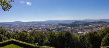 Güneşli bir günde, güzel Braga şehrinin panoraması