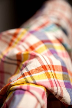 Siyah, Mavi ve Kırmızı Çizgili Kumaş. Tekstil Ürünleri