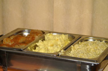 Bir Avrupa restoranında büyük bir büfe