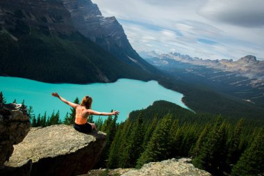 Kanada Kayalık Kayalıkları'nda Peyto Gölü'nü keşfedin, Banff Ulusal Parkı, Alberta, Kanada 