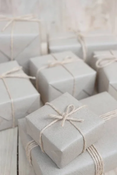 Eco Vriendelijke Geschenkdozen Verpakt Met Bruine Papieren Groene Gelukkig Nieuwjaar — Stockfoto