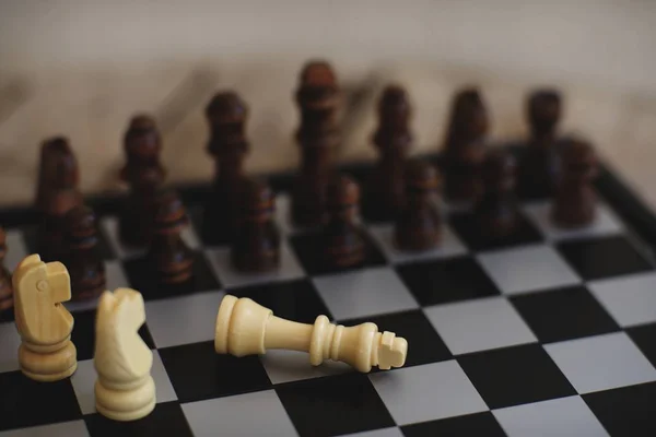 Satranç Oyununu Karşılaşma Ciddi Dezavantaj Durum Rekabet Kavramı Kopyalama Alanı — Stok fotoğraf