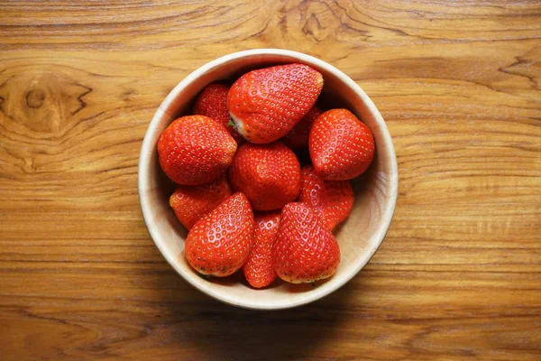 Lovely Red Fresh Ripe Strawberry Wood Bowl Wooden Table Copy — Stock Photo, Image