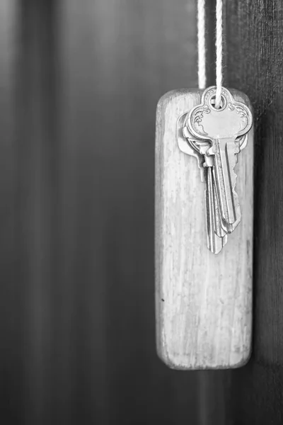 Home Key Wooden Blank House Keychain Keyhole Property Concept Copy — Stock Photo, Image