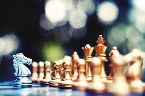 Satranç Masa Oyunu Durum Galibi Karşılaşma Ciddi Düşman Rekabet Kavramı — Stok fotoğraf