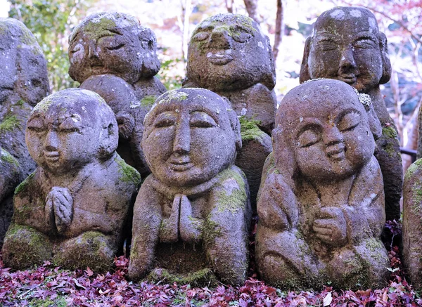 Wonderful stone statues in buddhist temple in Kyoto - Otagi Nenbutsuji. — Stock Photo, Image