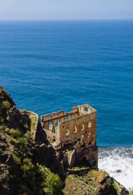 Bu ev tamamen terk edilmiş ve Tenerife 'nin batı kıyısında bulunabilir.