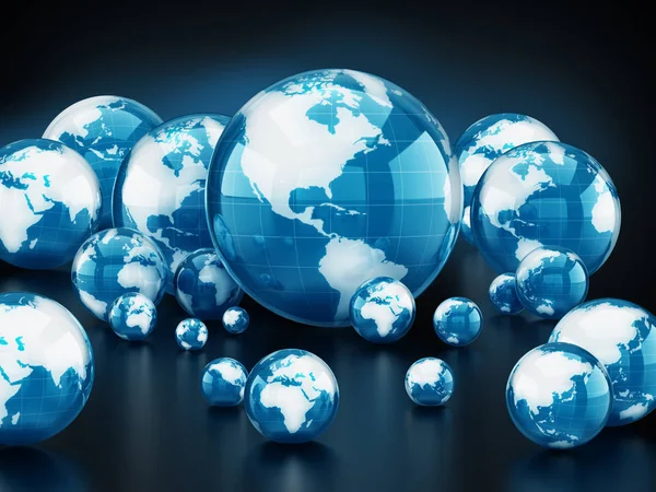 Stapel glanzende Globes geïsoleerd op zwarte achtergrond. 3D-illustratie — Stockfoto