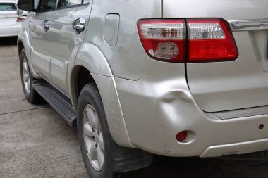 araç araba tampon dent ve çarpışma crash kırık stop lambası