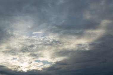 muson dramatik moody gökyüzü