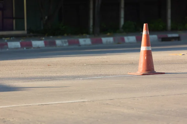 城市道路建筑锥体 — 图库照片