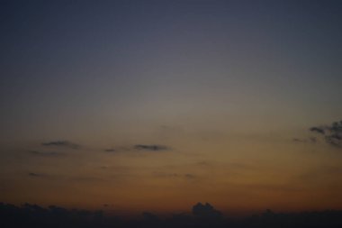 Renkli alacakaranlık günbatımı gökyüzü