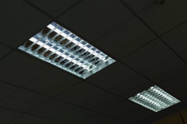 oda ofisinde güç ışığı