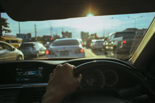 Auto fahren, Stau in der Stadt — Stockfoto