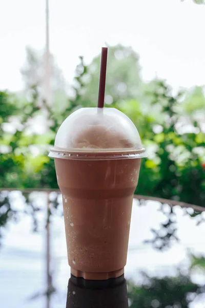 Frappe café glacé boisson froide sur la table — Photo