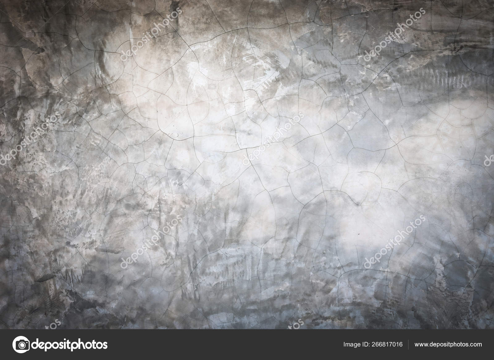 セメント コンクリートの灰色モルタル壁大まかなグランジひび割れ面 ストック写真 C Sutichak