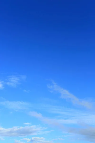 Bersihkan latar belakang langit biru — Stok Foto